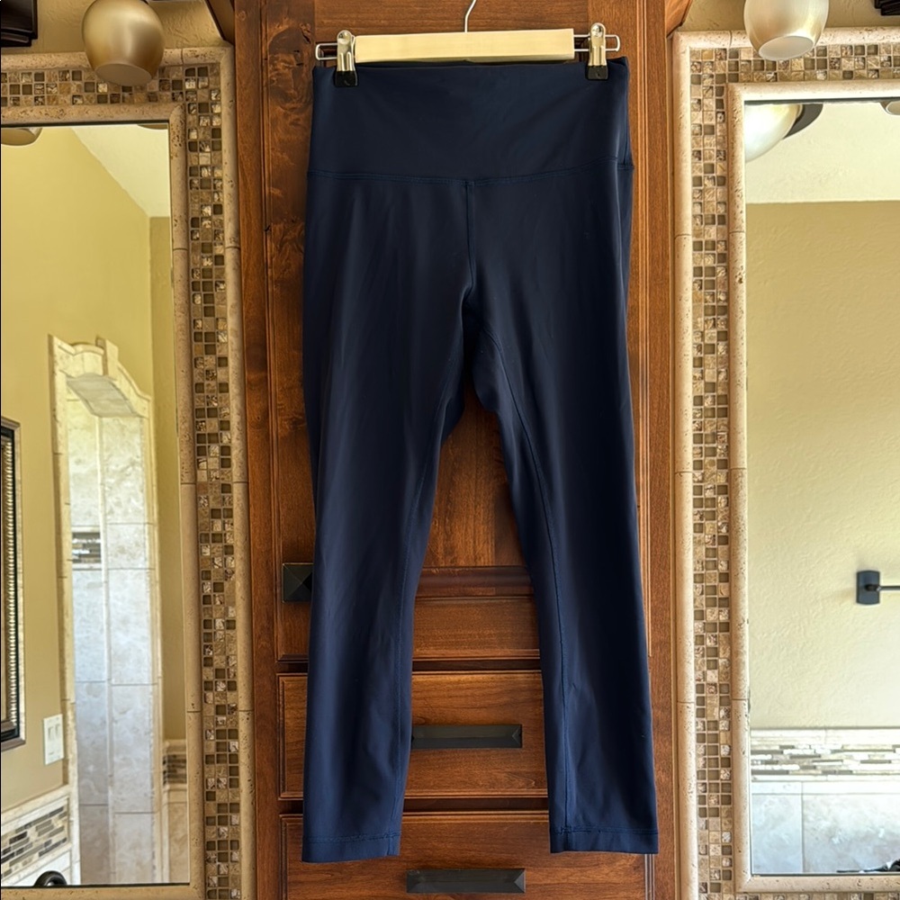 Lululemon Wunder Train 23”  Navy Leggings Sz 8